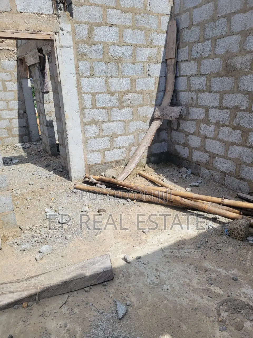 4bdrm Duplex in Kaura for sale