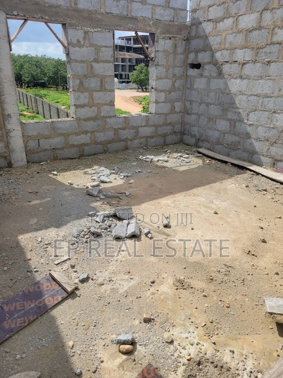 4bdrm Duplex in Kaura for sale
