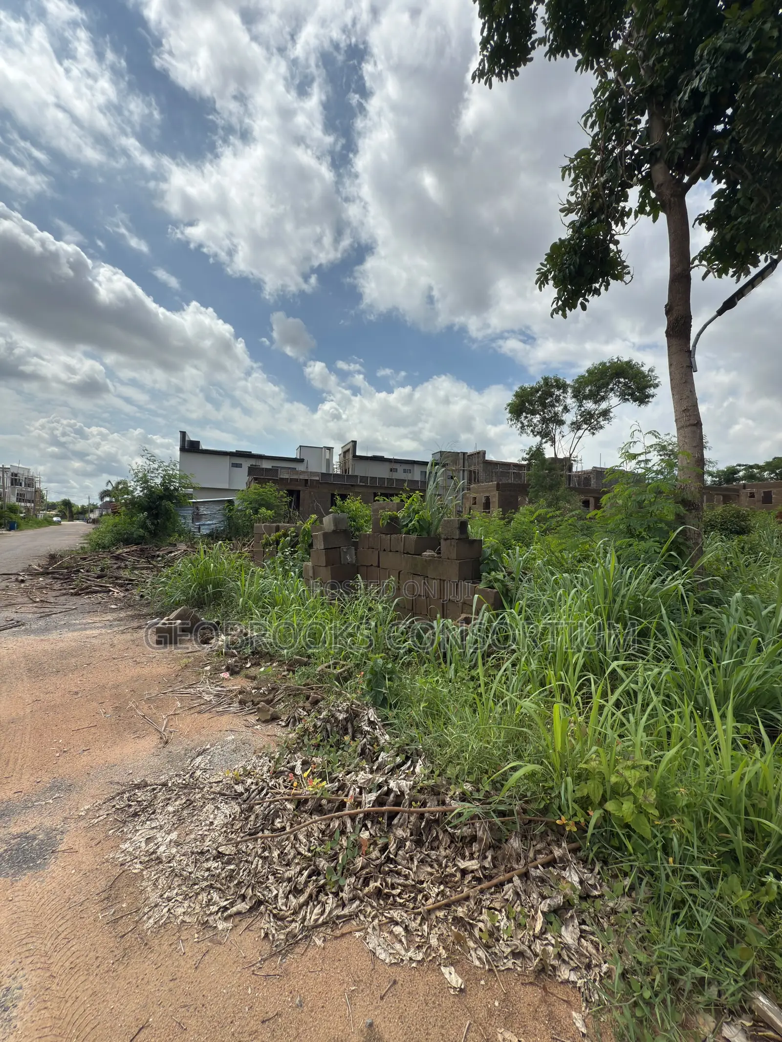 Premium 780sqm Residential Plot – Carlton Gate Estate.