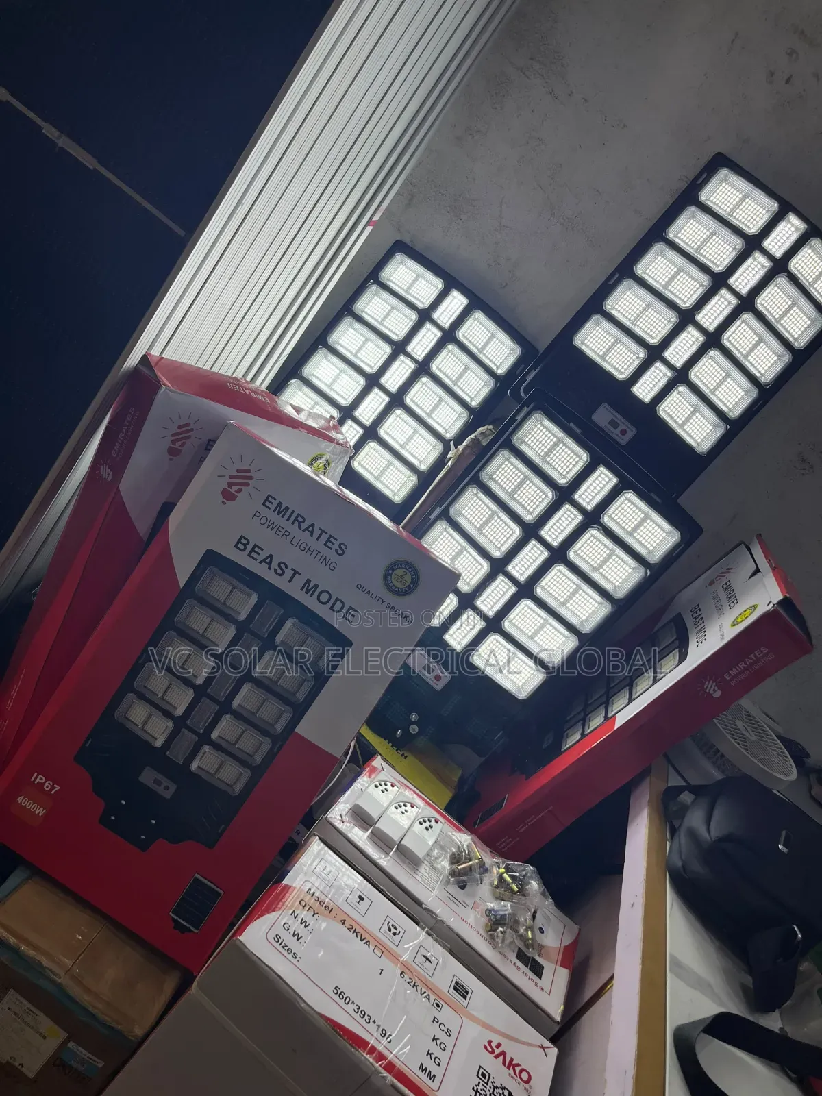 Emirates 4000w Solar Street Light –