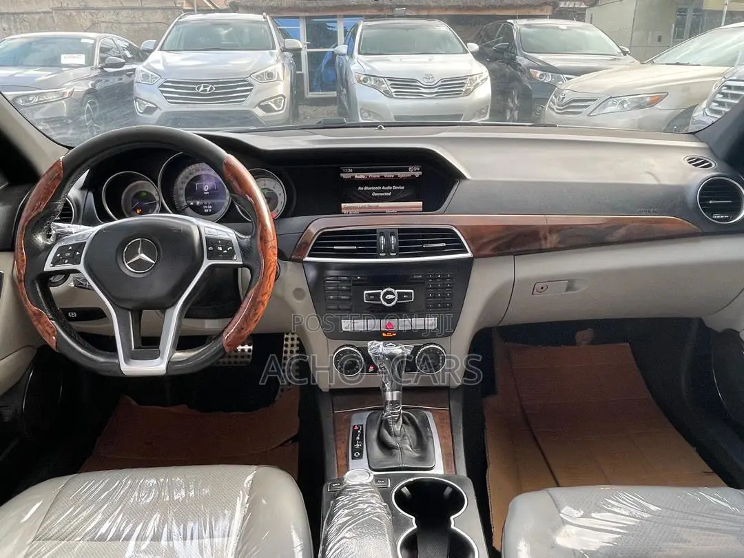 Mercedes-Benz C300 2013 Blue
