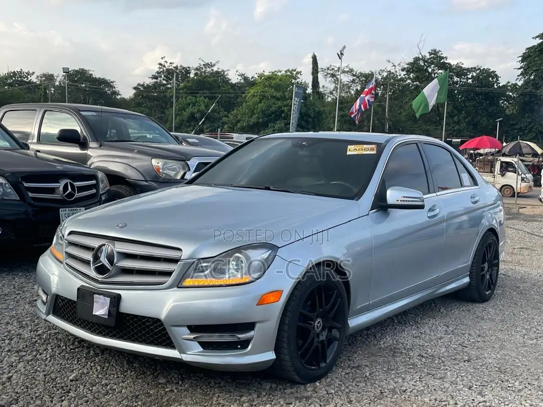 Mercedes-Benz C300 2013 Blue