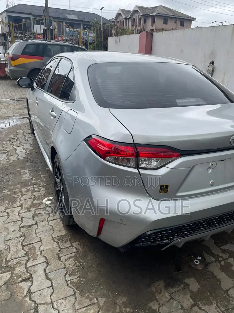 Toyota Corolla 2023 Silver