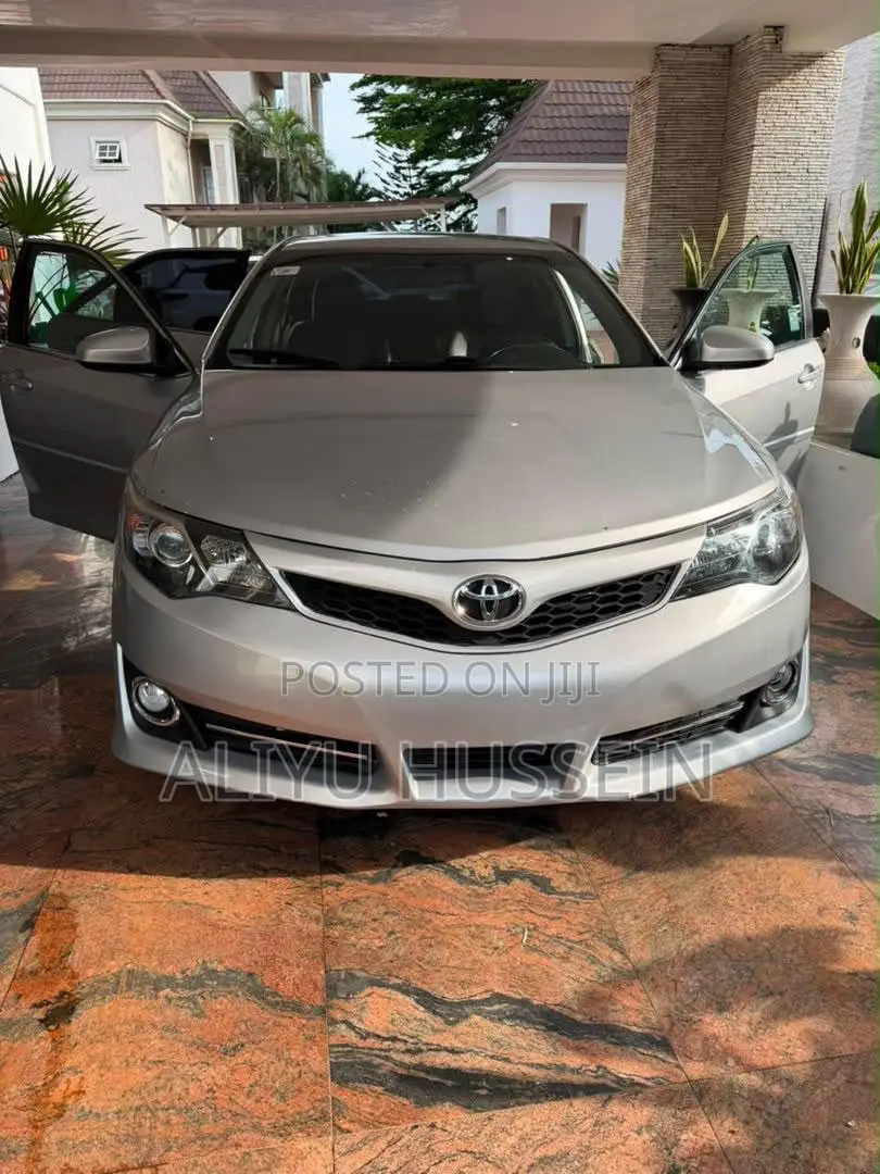 Toyota Camry 2014 Silver