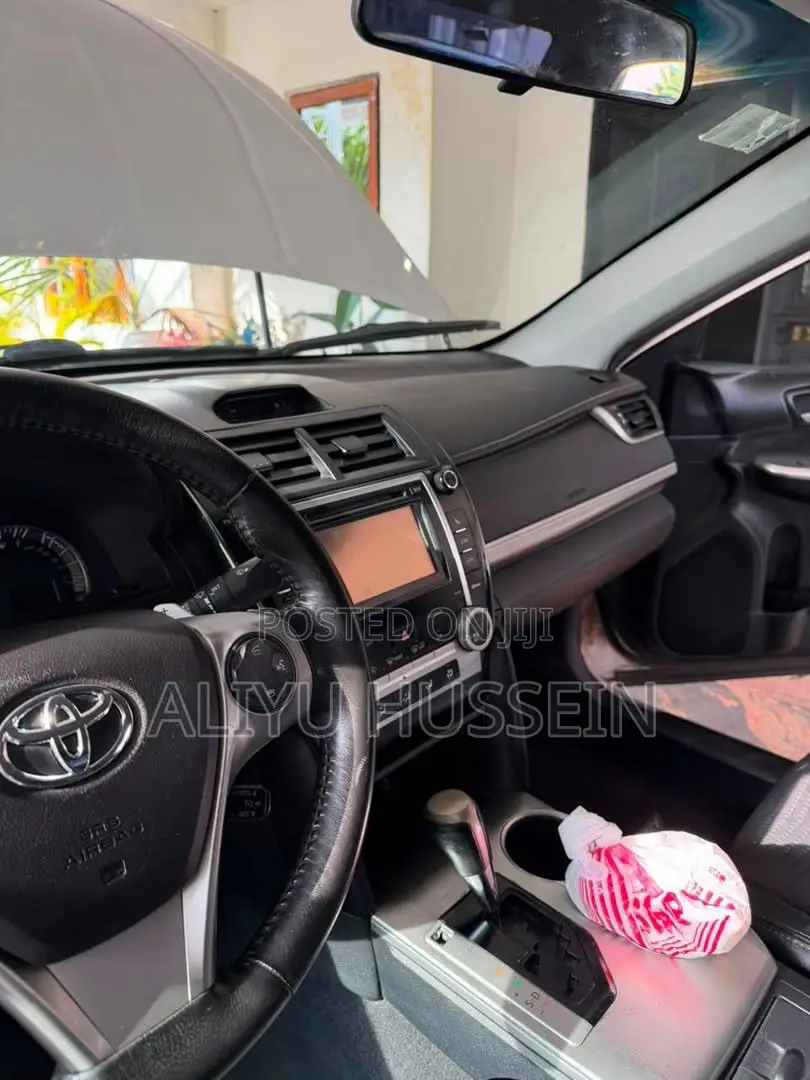 Toyota Camry 2014 Silver