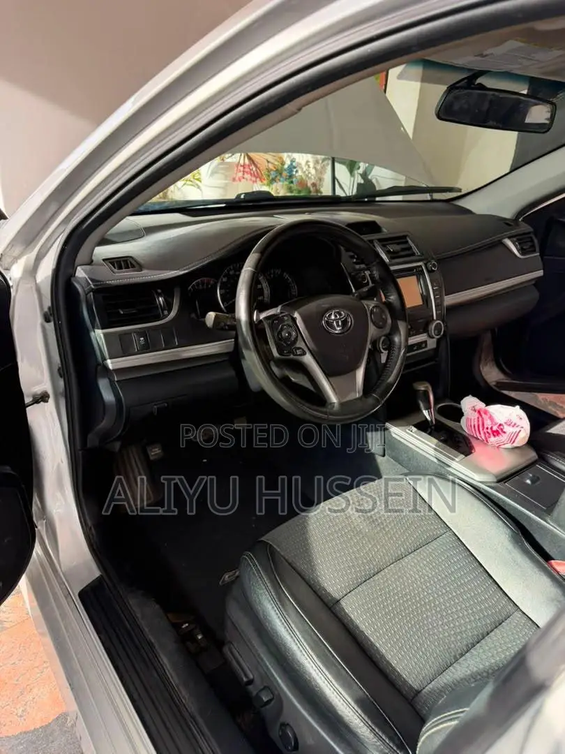 Toyota Camry 2014 Silver