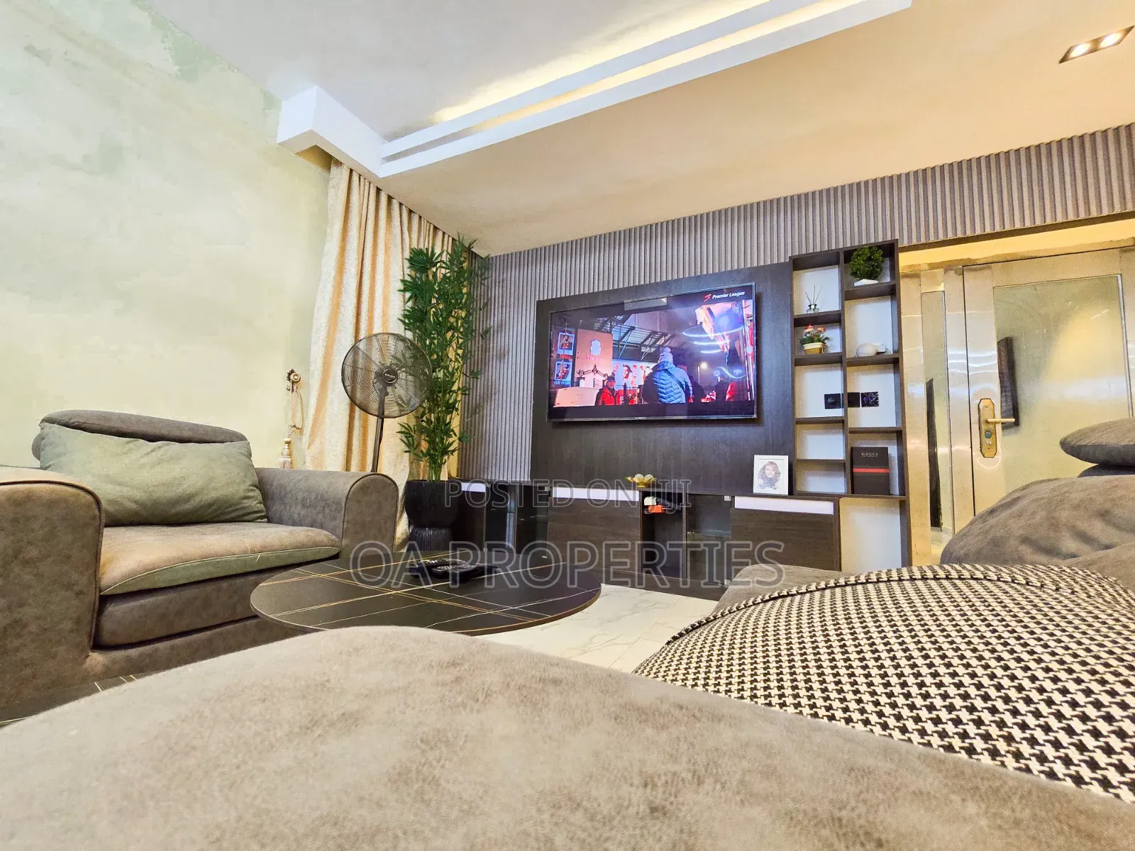 Furnished 4bdrm Duplex in Aerodrome Gra for rent