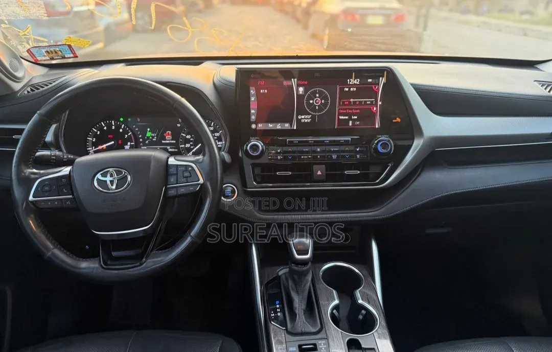 Toyota Highlander 2024 Black