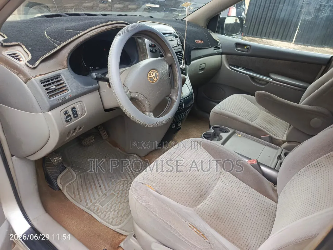 Toyota Sienna 2006 Gold