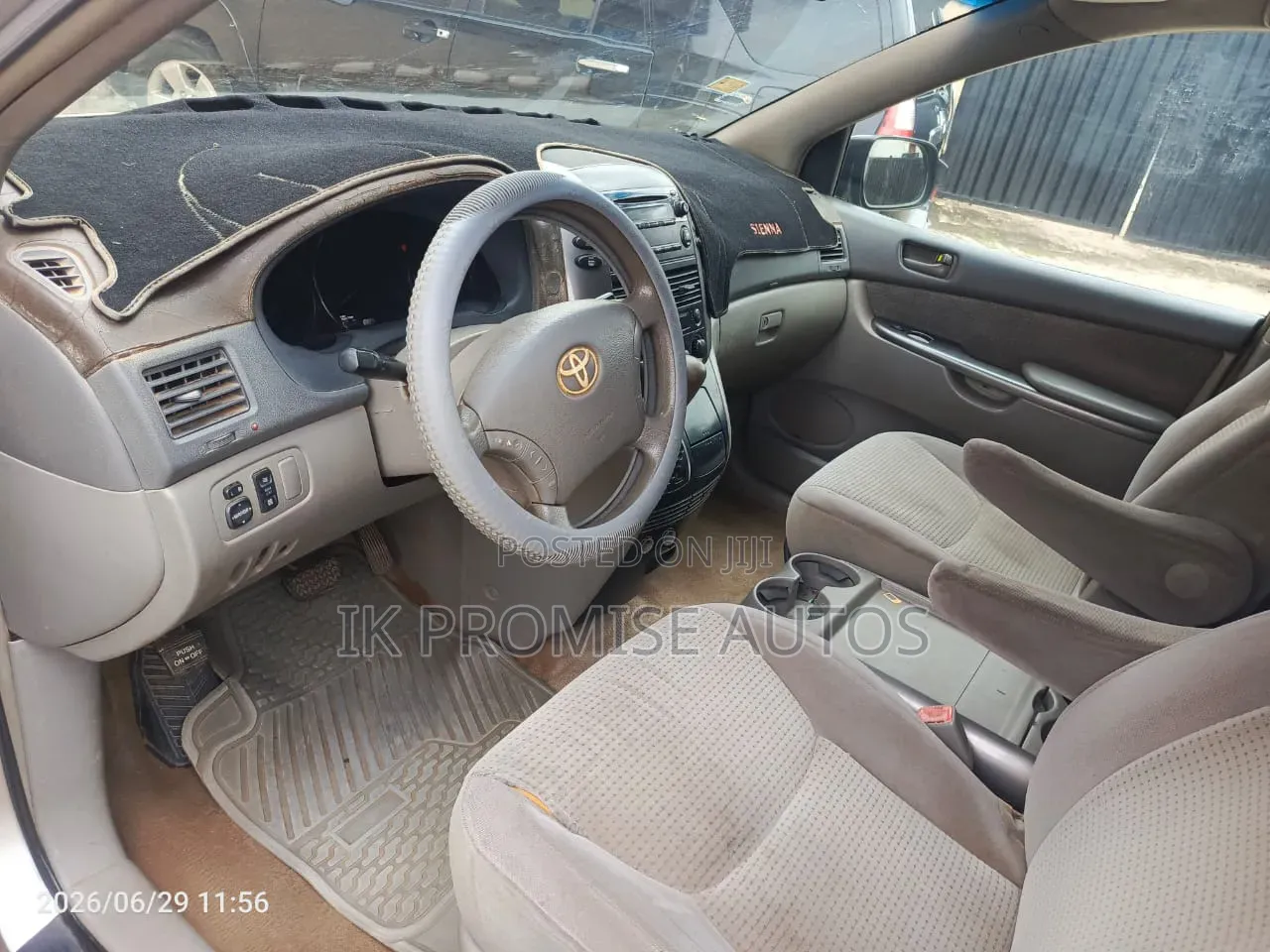 Toyota Sienna 2006 Gold