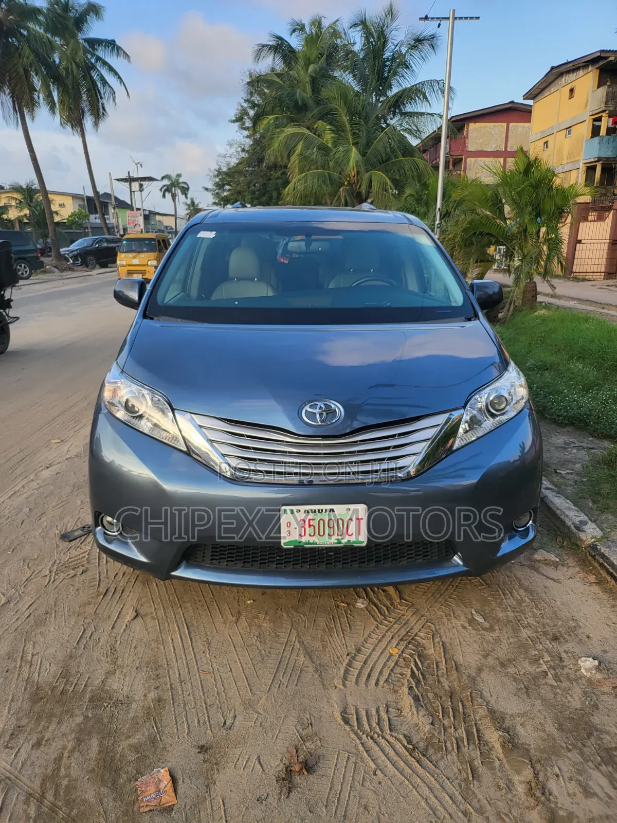 Toyota Sienna 2017 Blue