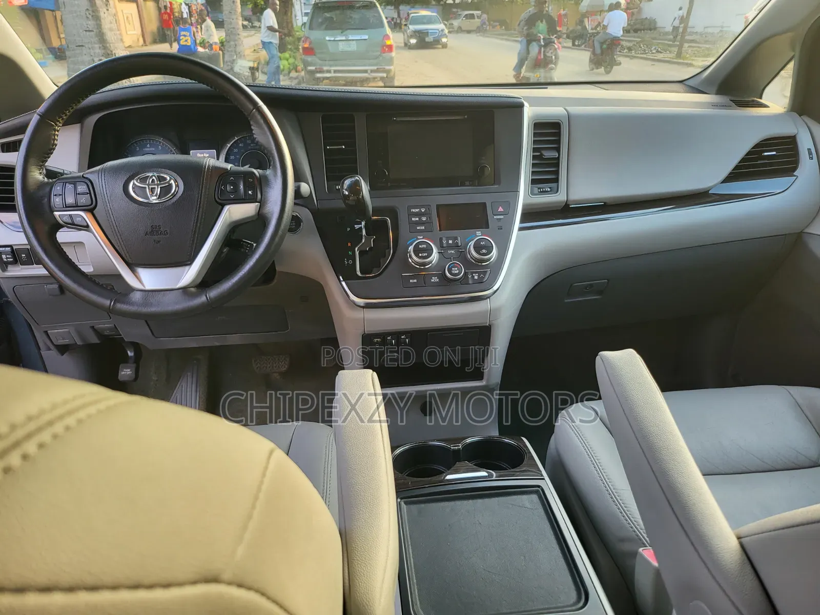 Toyota Sienna 2017 Blue