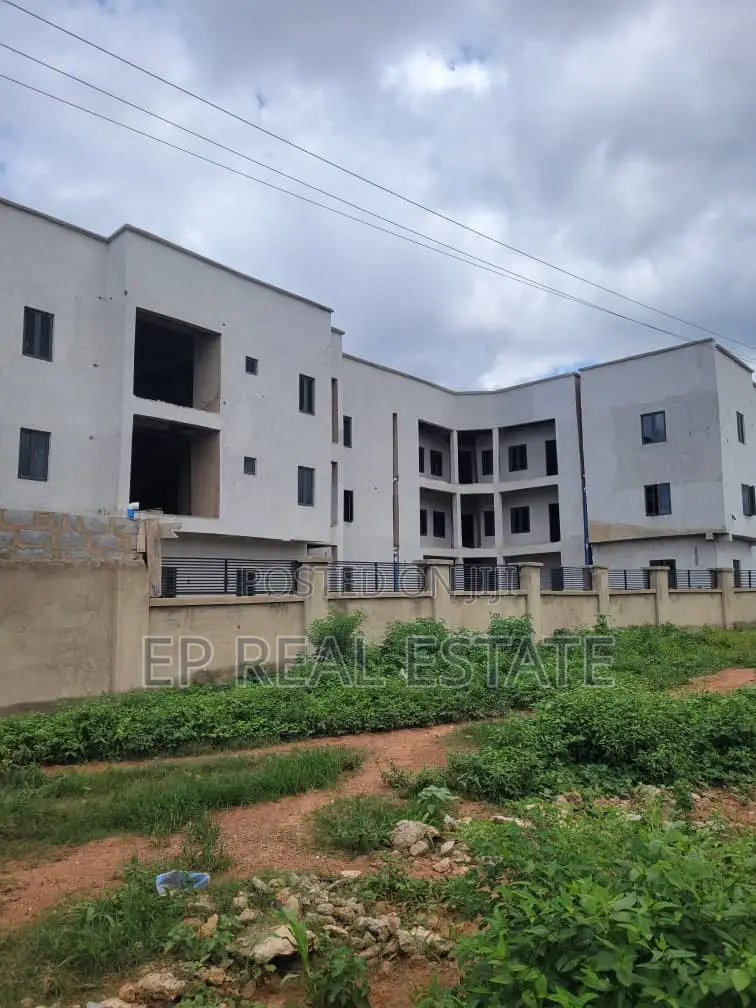 3bdrm Block of Flats in Kaura for sale