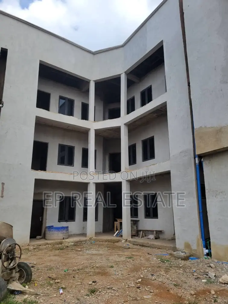 3bdrm Block of Flats in Kaura for sale