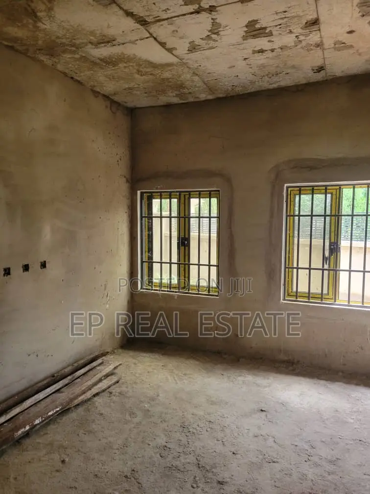 3bdrm Block of Flats in Kaura for sale