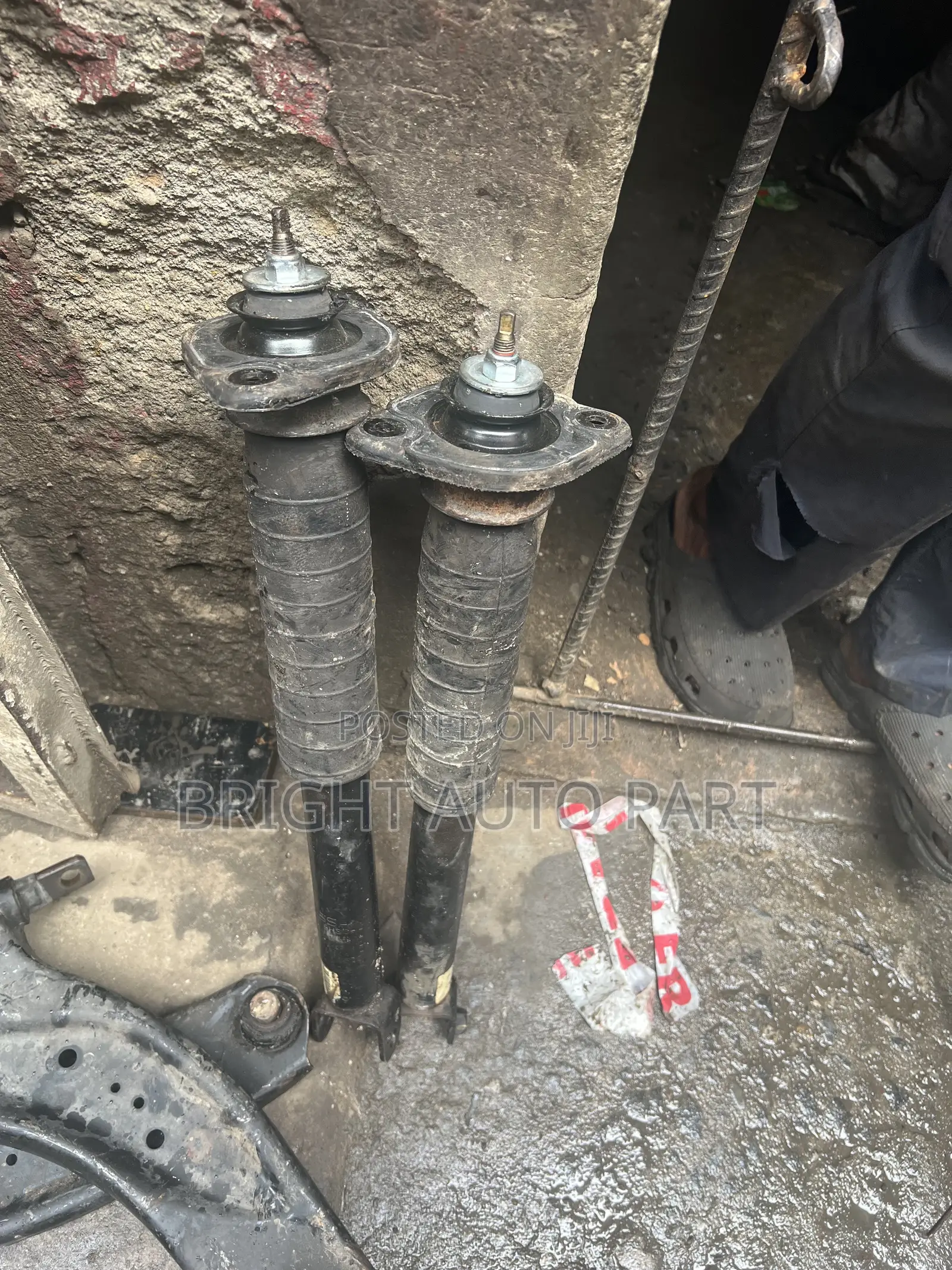 Back Shock Nissan Altima, 2008 Model