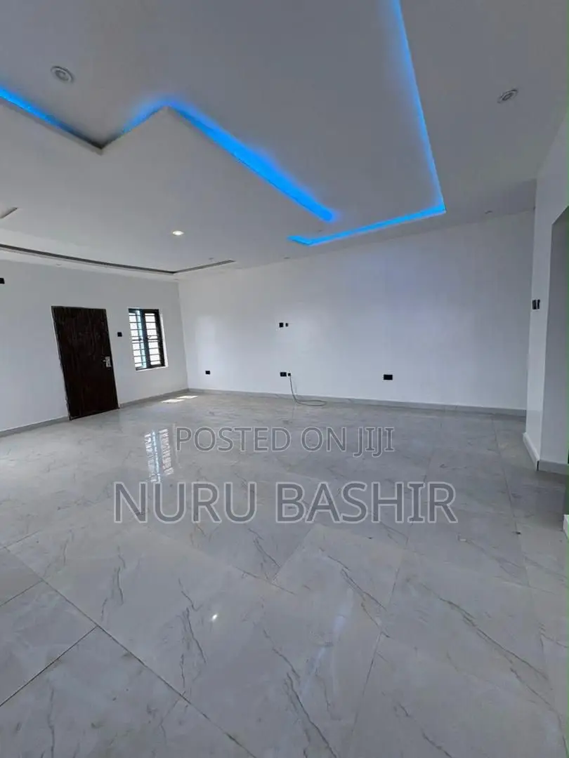 Furnished 5bdrm Duplex in Oluyole Estate for sale