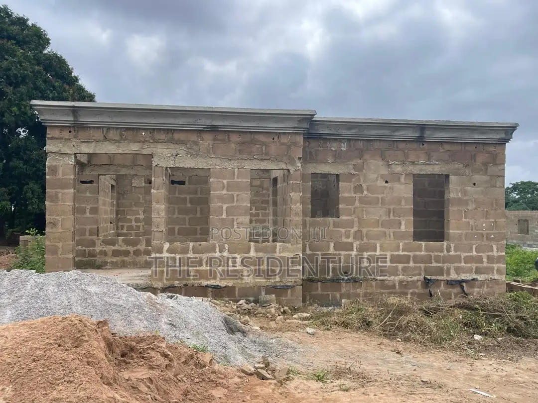 3bdrm Bungalow in Akala Express for sale