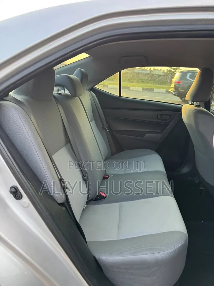 Toyota Corolla 2019 Silver
