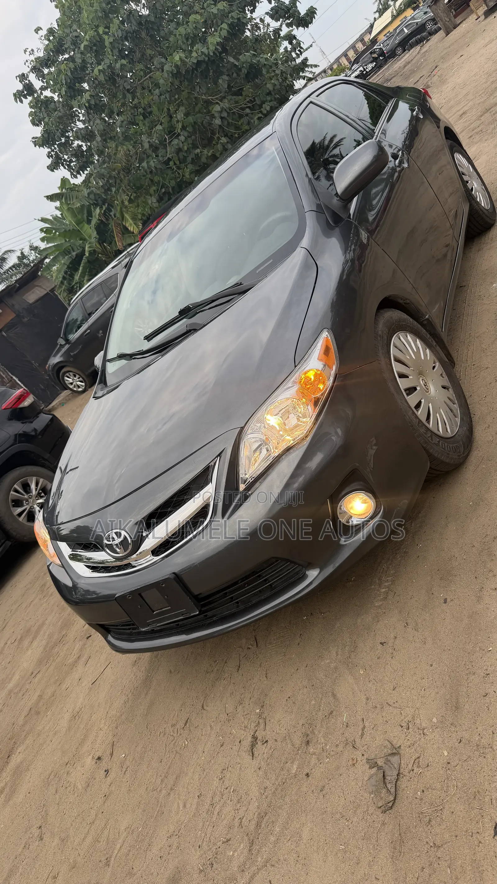 Toyota Corolla LE 4dr Sedan (1.8L 4cyl 4A) 2012 Gray