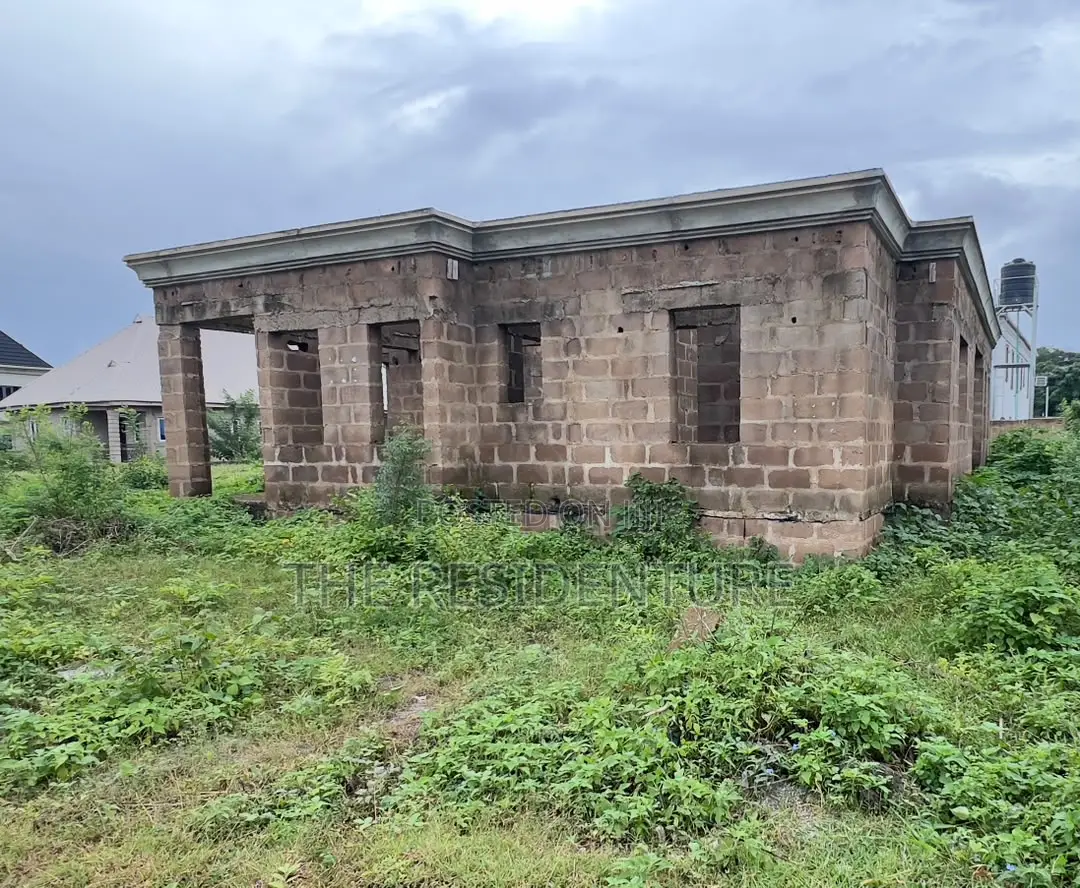 3bdrm Bungalow in Akala Express for sale