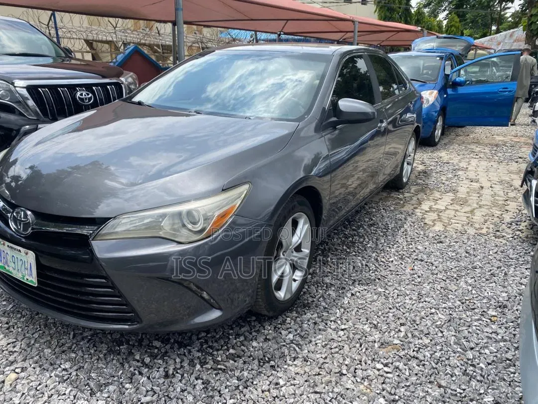 Toyota Camry LE 4dr Sedan (2.5L 4cyl 6A) 2016 Gray