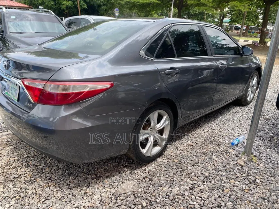 Toyota Camry LE 4dr Sedan (2.5L 4cyl 6A) 2016 Gray