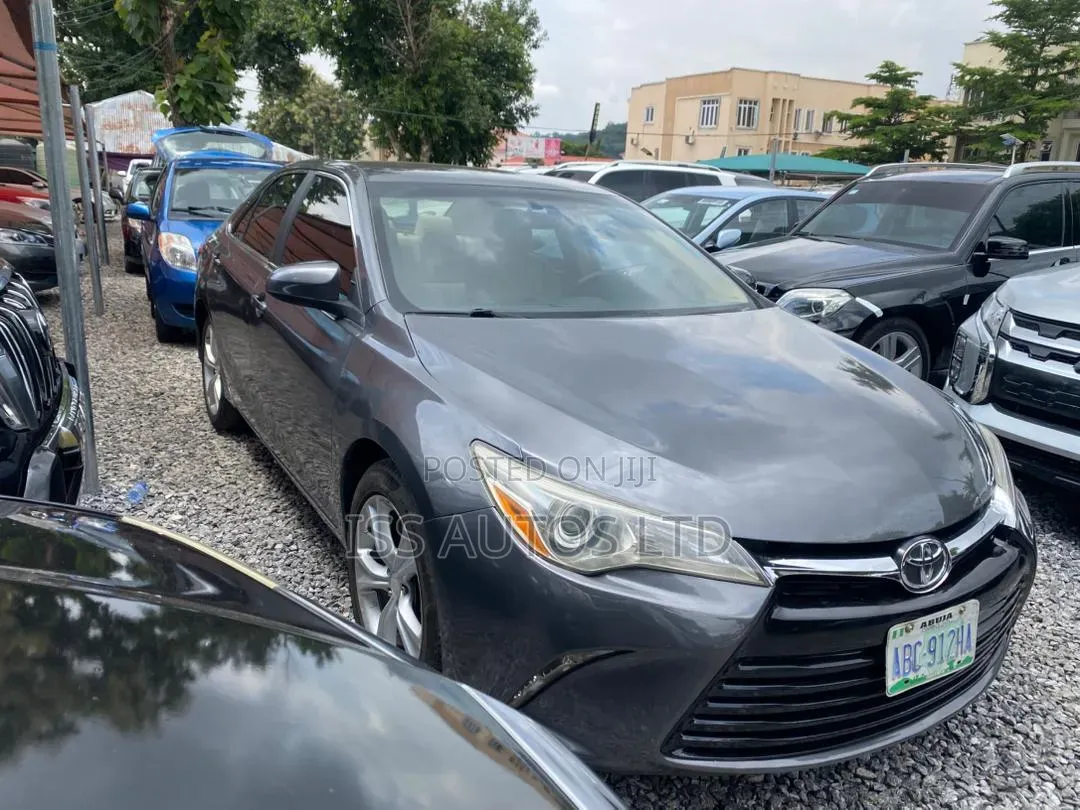 Toyota Camry LE 4dr Sedan (2.5L 4cyl 6A) 2016 Gray