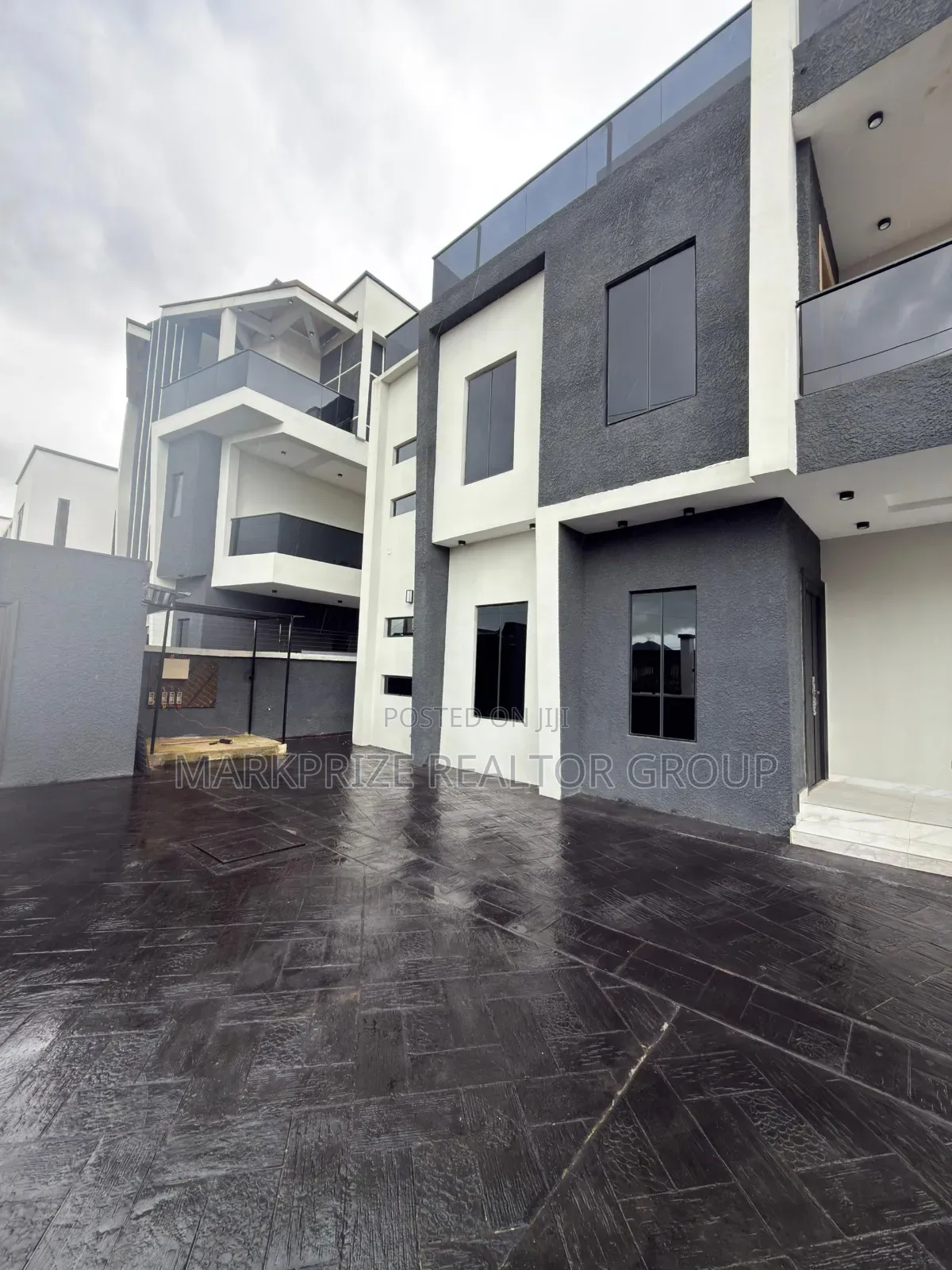 5bdrm Duplex in Omole Phase 1 Lagos for sale
