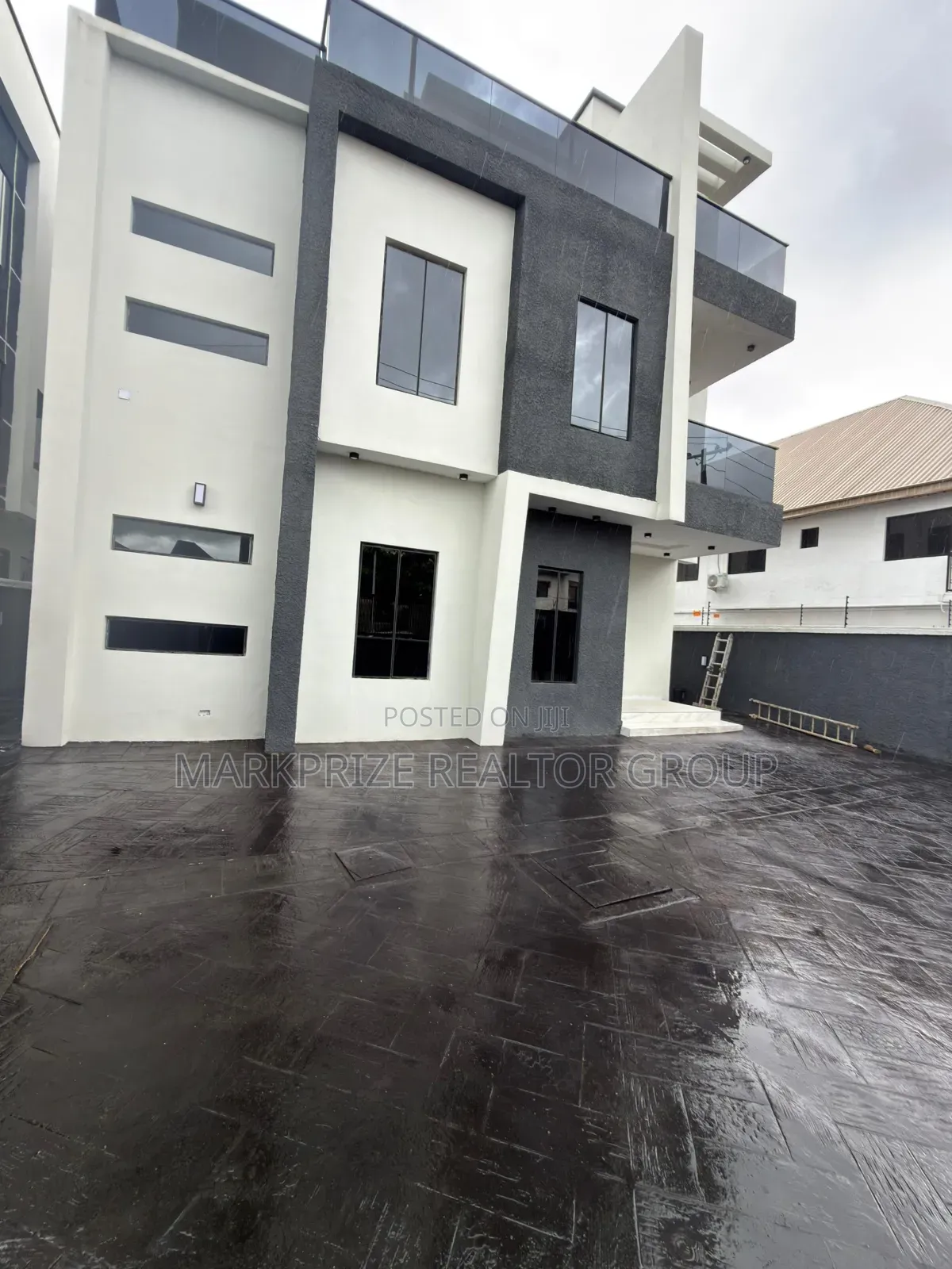 5bdrm Duplex in Omole Phase 1 Lagos for sale