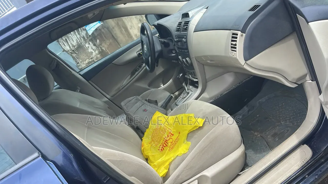 Toyota Corolla 2012 Blue