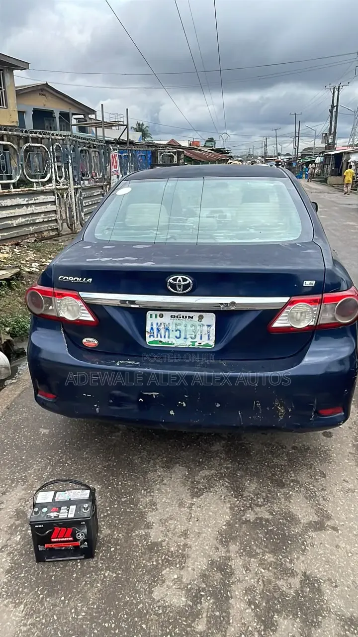 Toyota Corolla 2012 Blue