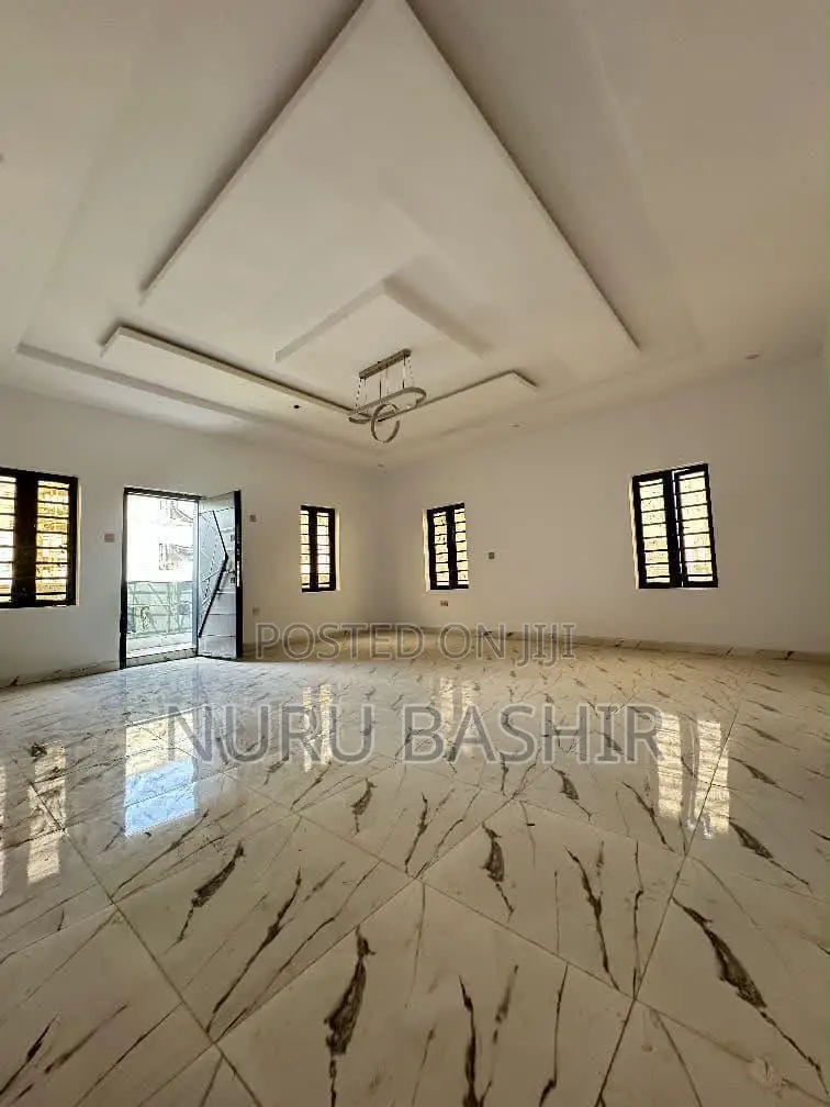 Furnished 4bdrm Duplex in Chief Lateef Oyelade, Oluyole Estate for sale