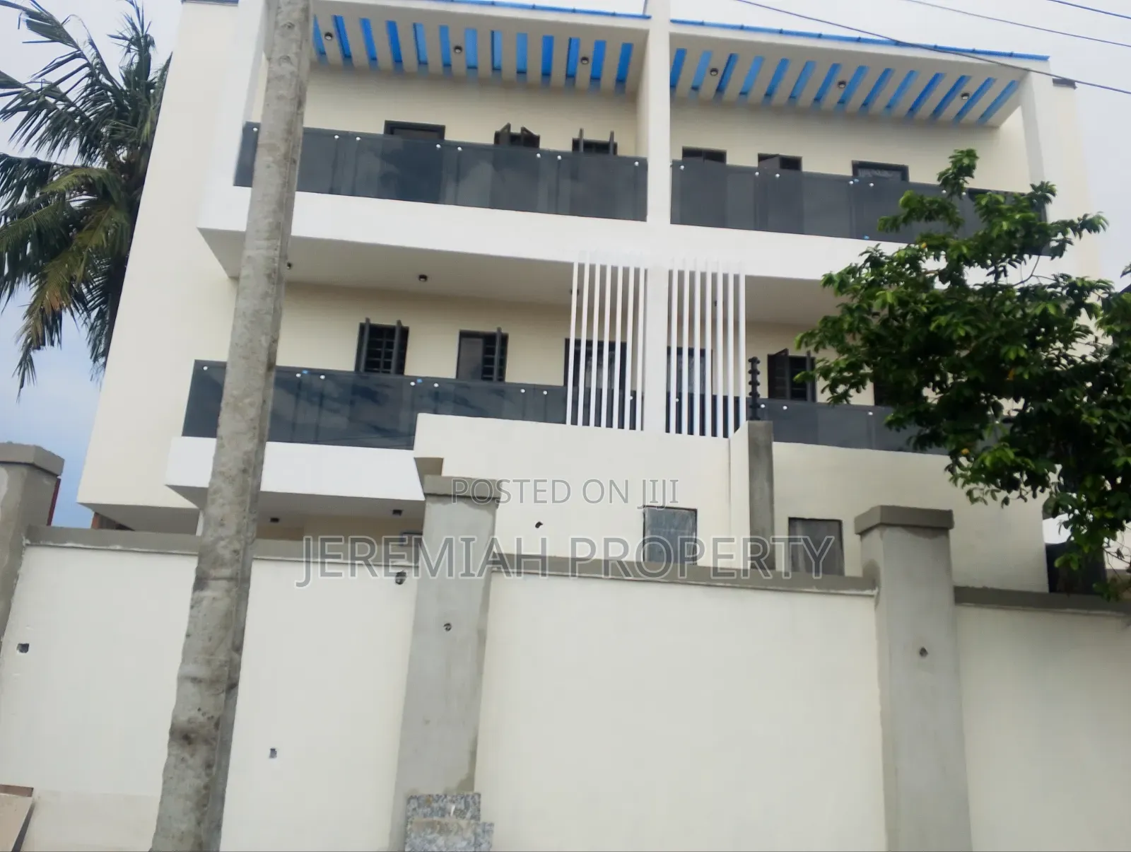 5bdrm Duplex in Berger for sale