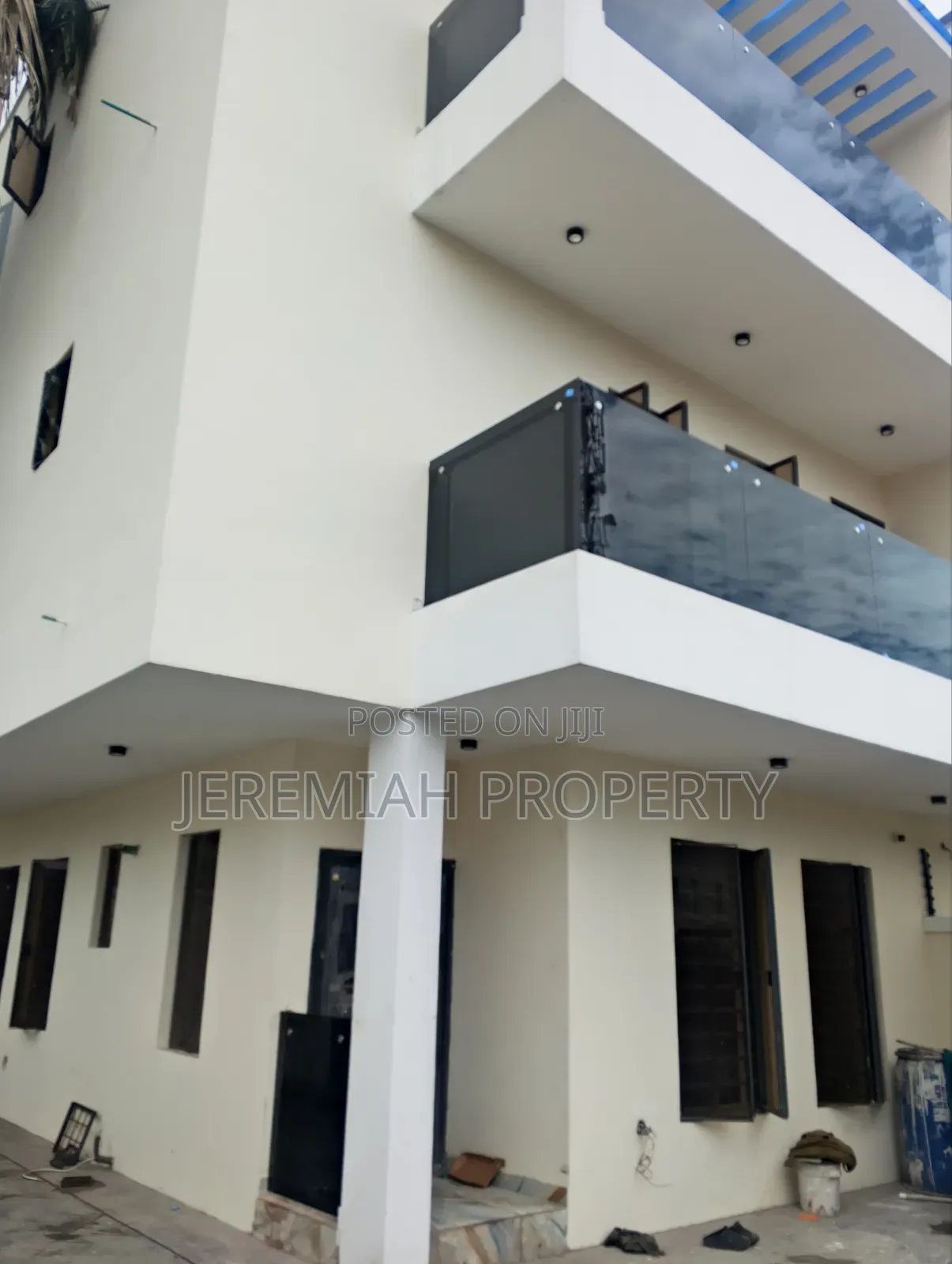 5bdrm Duplex in Berger for sale