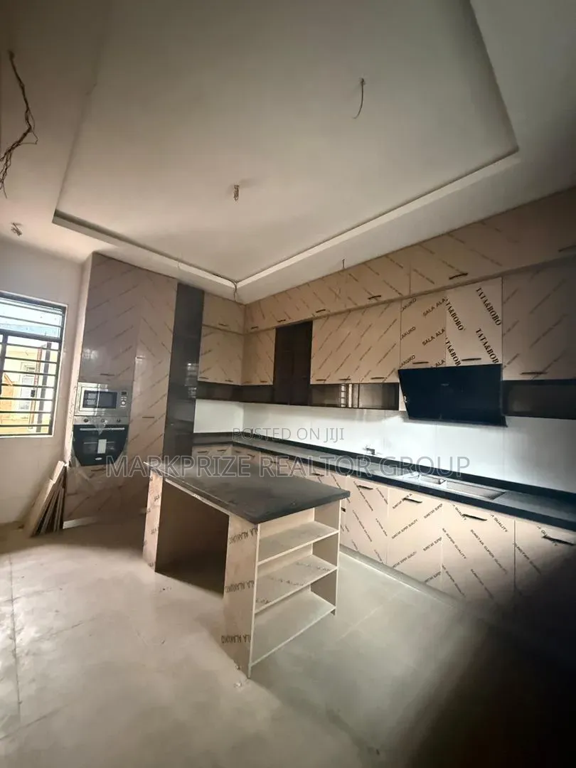 5bdrm Duplex in Omole Phase 1 Lagos for sale