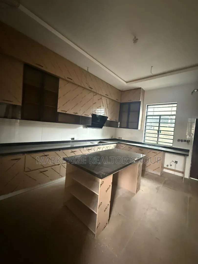 5bdrm Duplex in Omole Phase 1 Lagos for sale