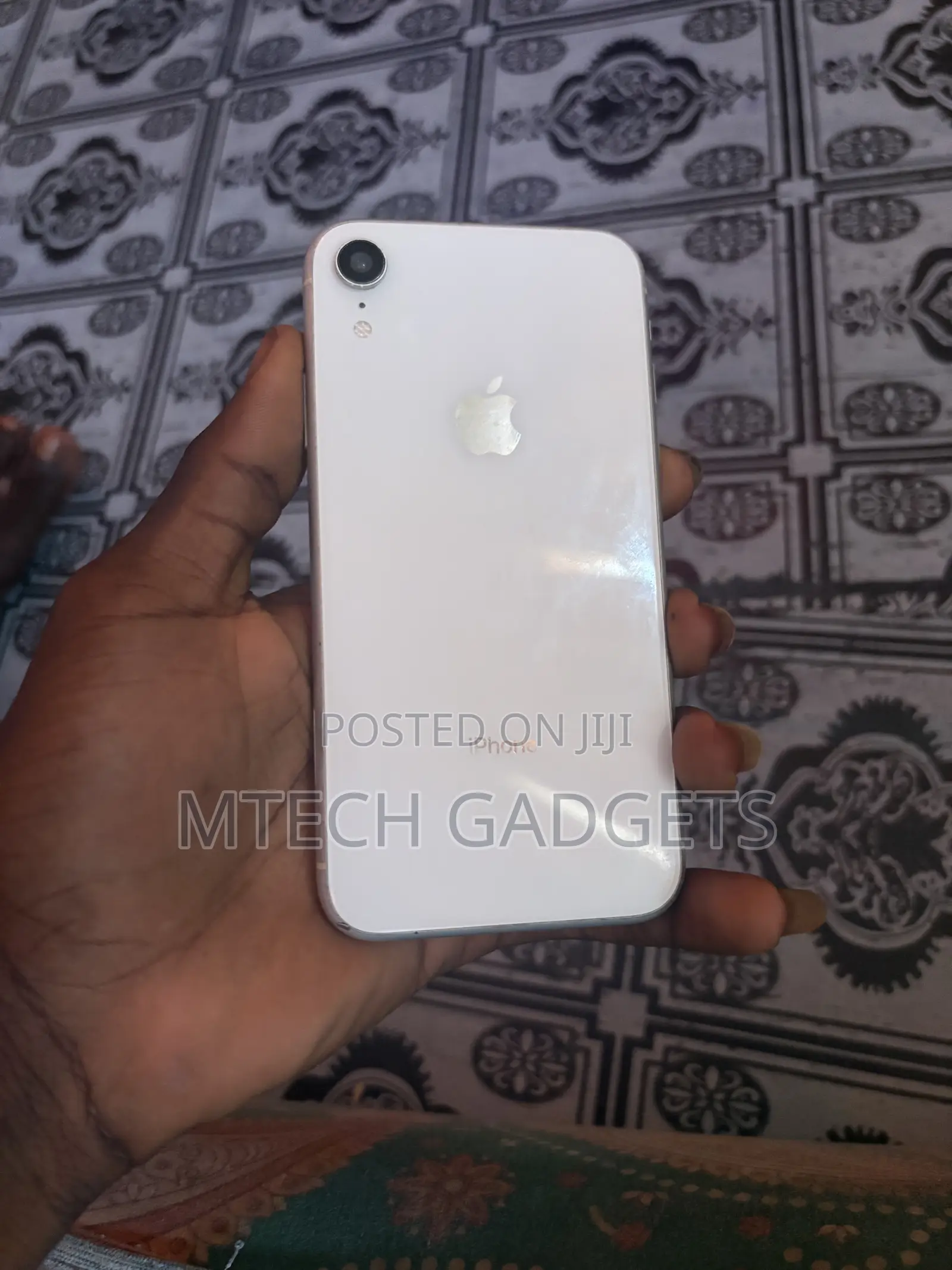 Apple iPhone XR 64 GB White