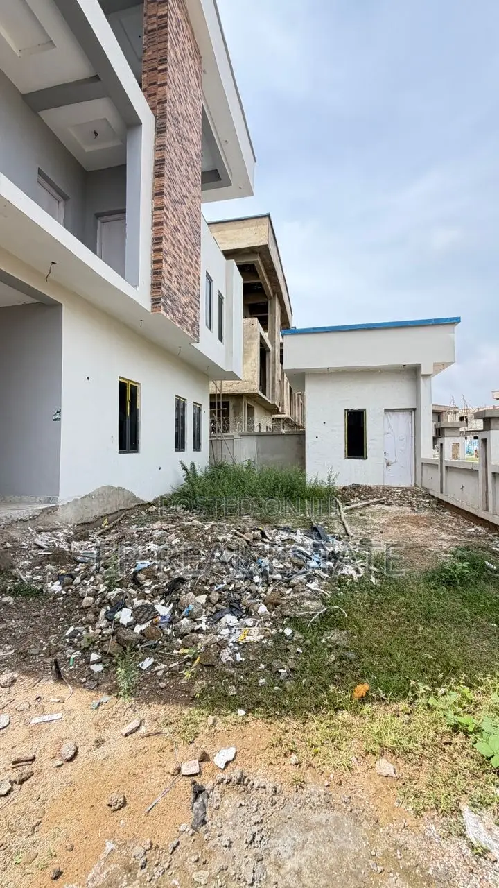 6bdrm Duplex in Jabi for sale