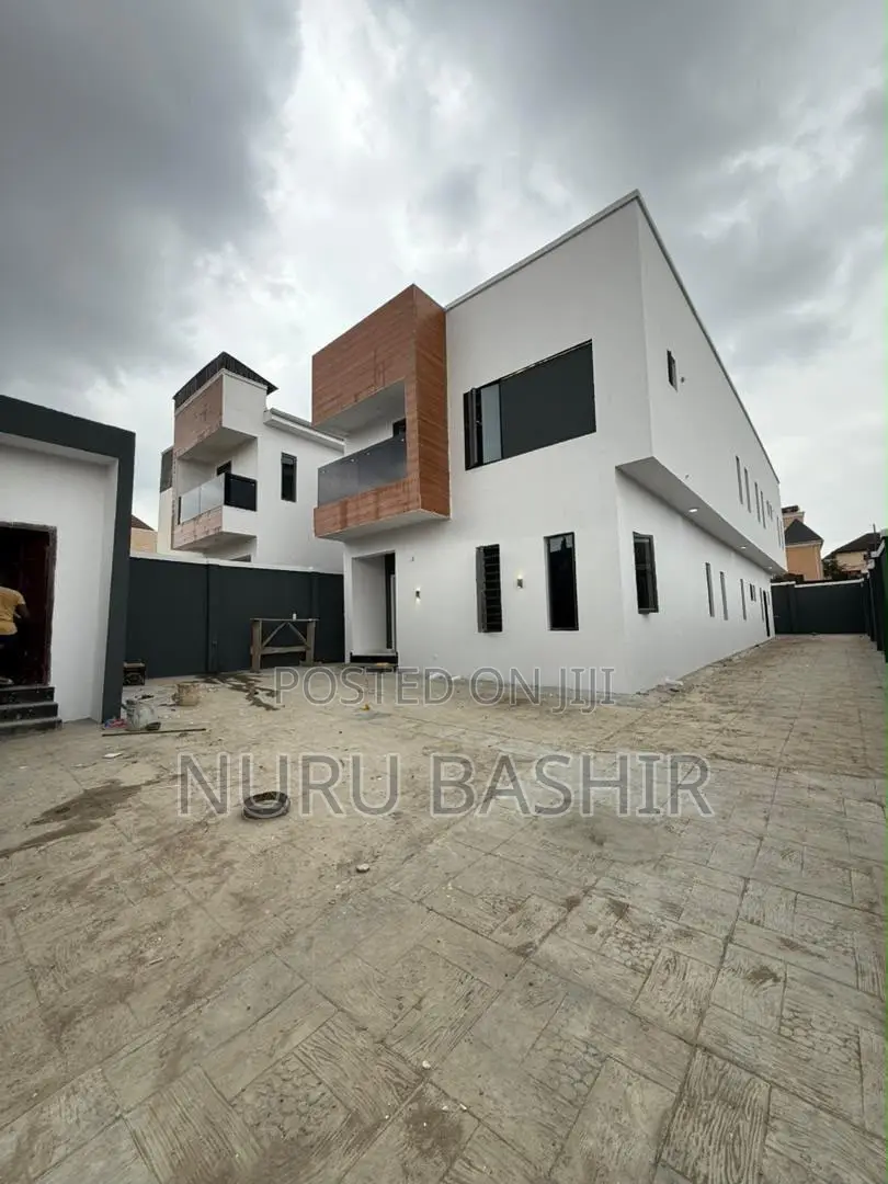 Furnished 5bdrm Duplex in Shonande Omolayo, Akobo for sale