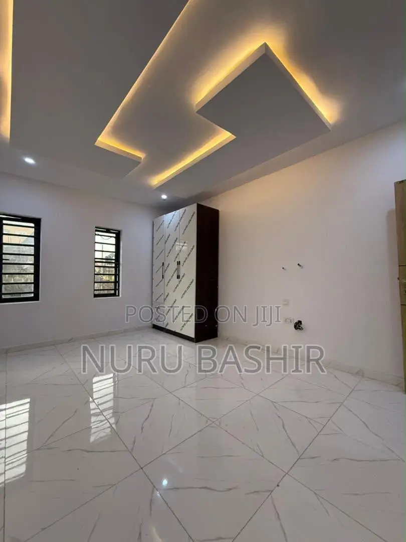 Furnished 5bdrm Duplex in Shonande Omolayo, Akobo for sale