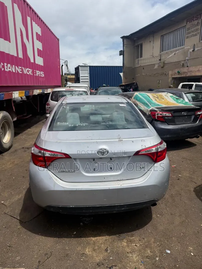 Toyota Corolla 2015 Silver
