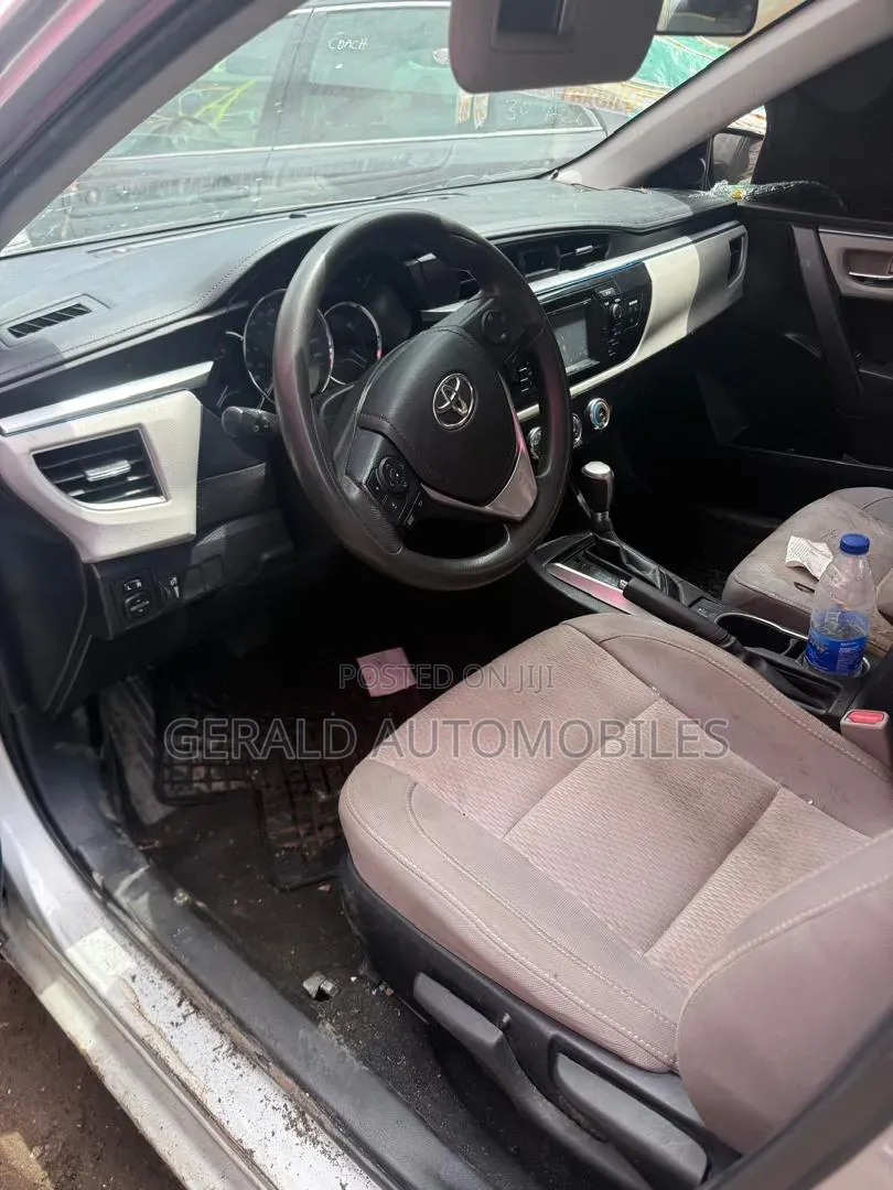 Toyota Corolla 2015 Silver