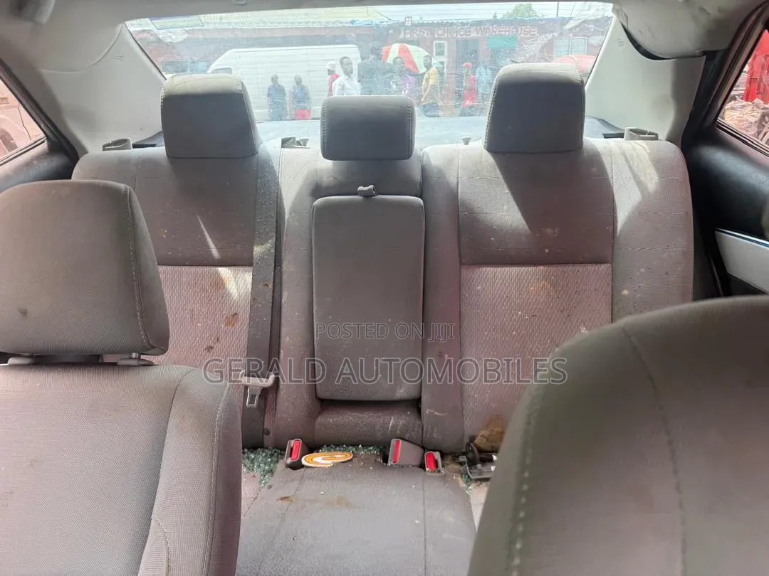 Toyota Corolla 2015 Silver