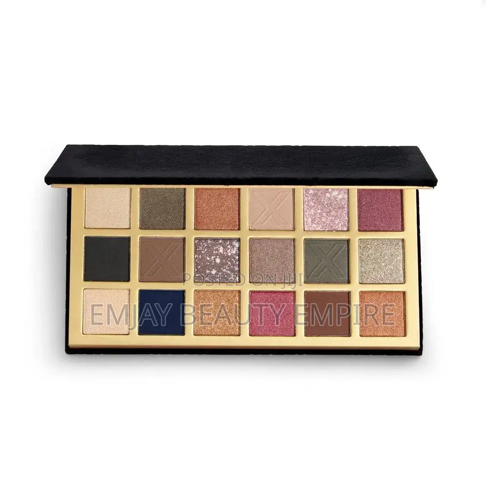 Revolution Beauty London Midnight Luxx Shadow Palette