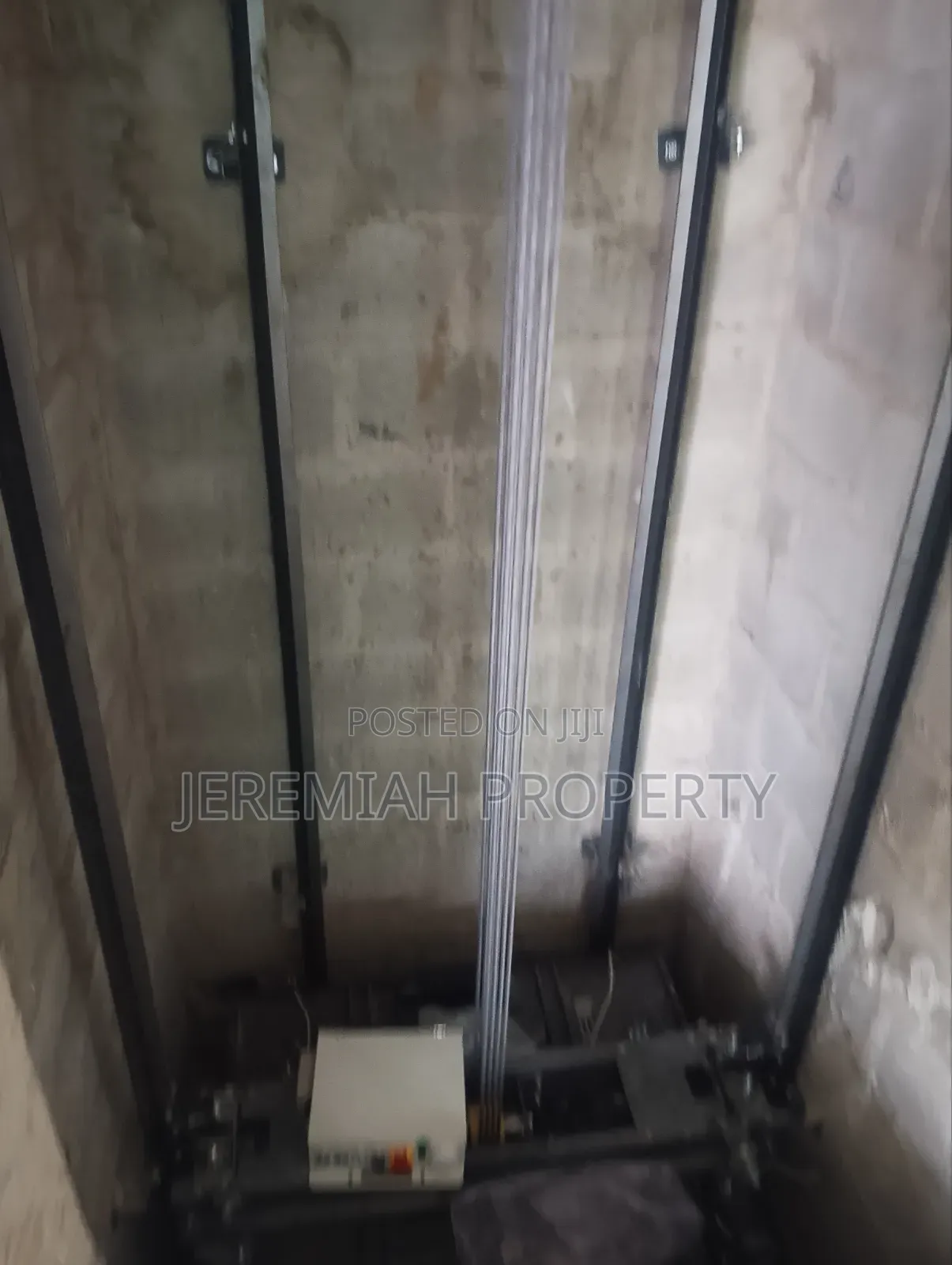 7bdrm Duplex in Omole Estate Phase 2, Berger for sale