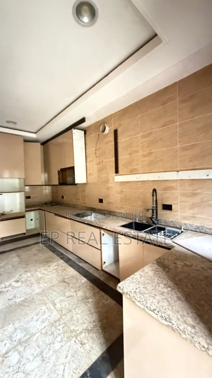 4bdrm Duplex in Kaura for sale