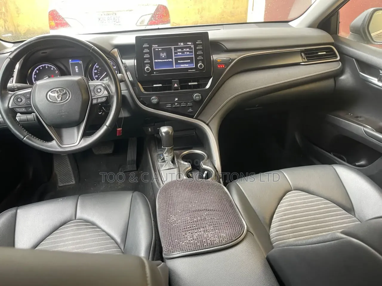Toyota Camry SE 2021 Blue