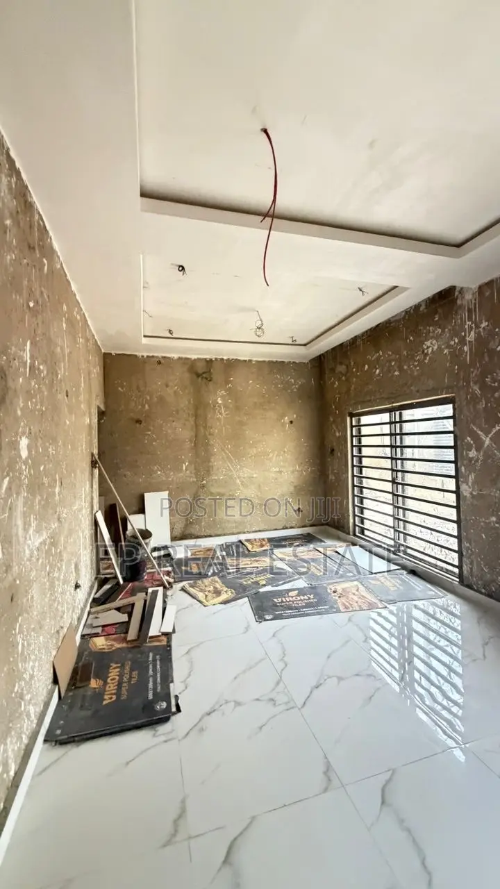 4bdrm Duplex in Guzape District for sale