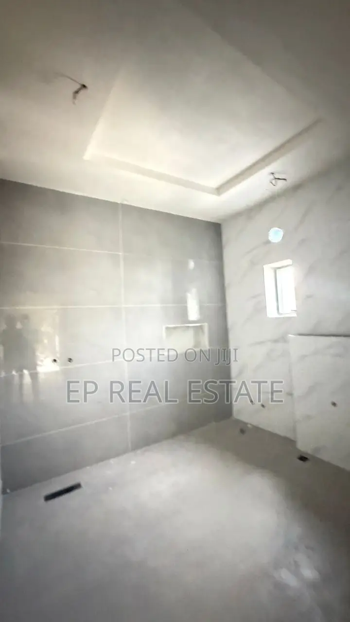 4bdrm Duplex in Guzape District for sale